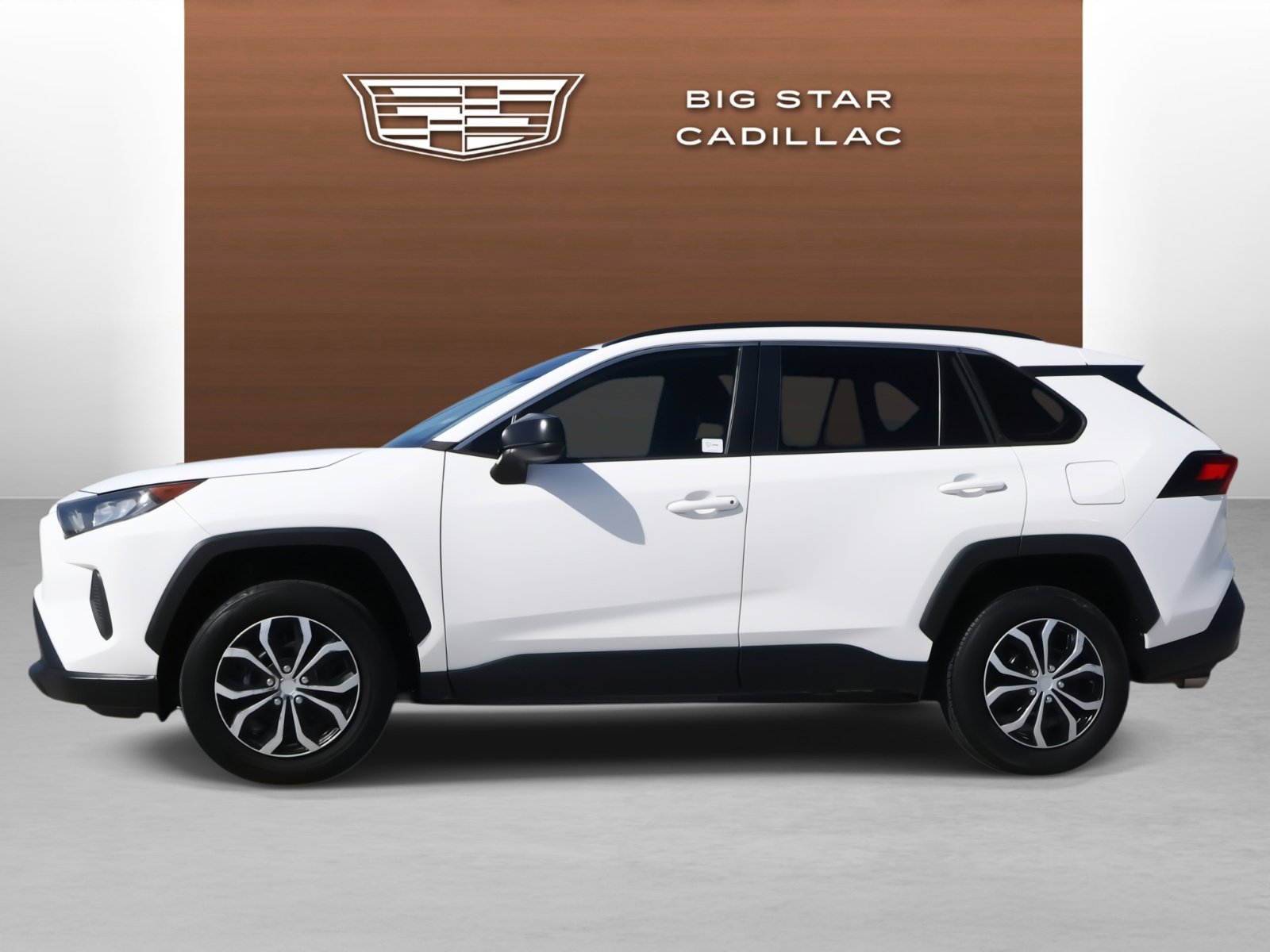 Used 2019 Toyota RAV4 LE video 2