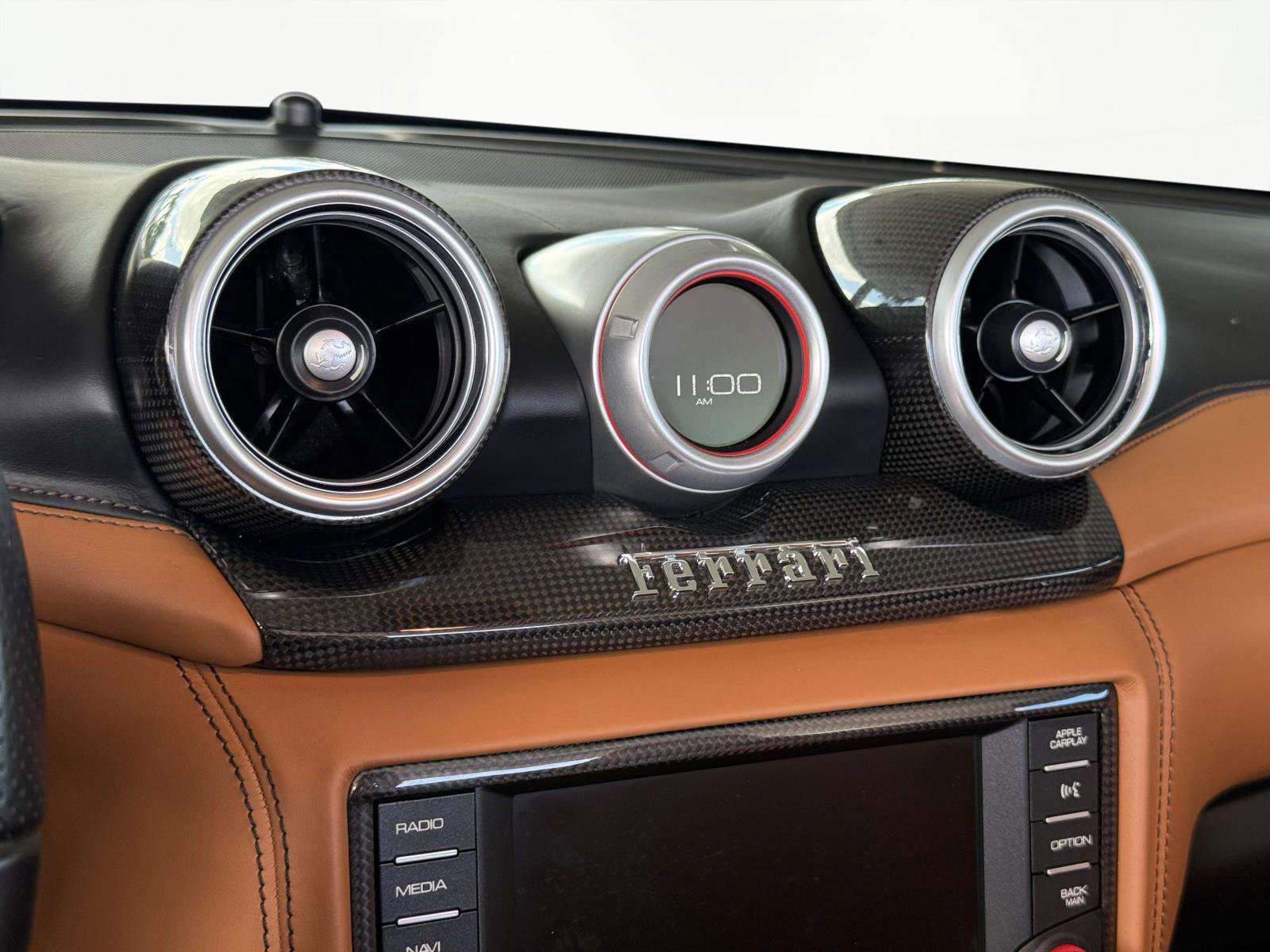 Used 2017 Ferrari California T image 39