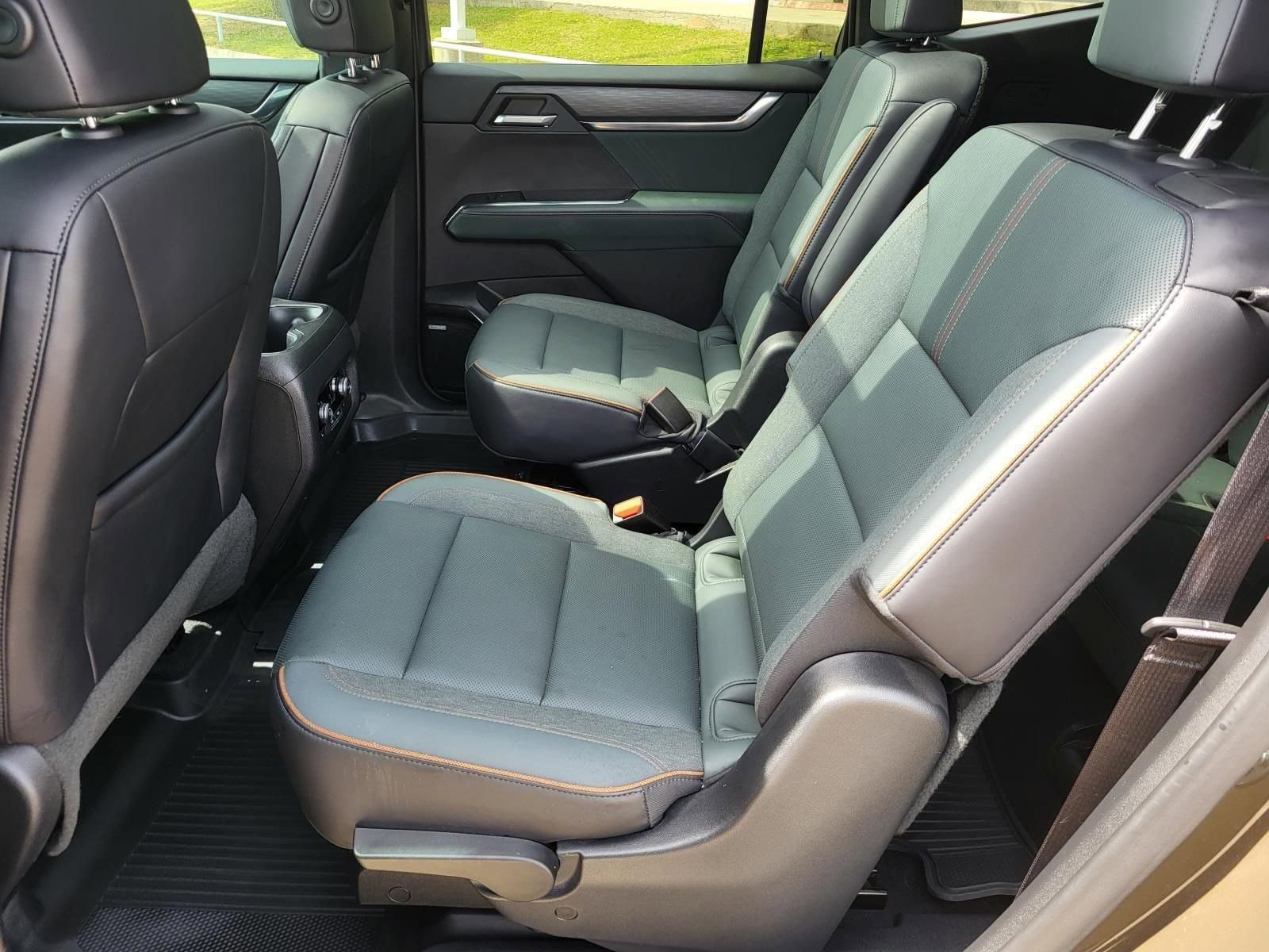 Used 2024 GMC Acadia AT4 w/ Luxury Package AWD/4WD image 20