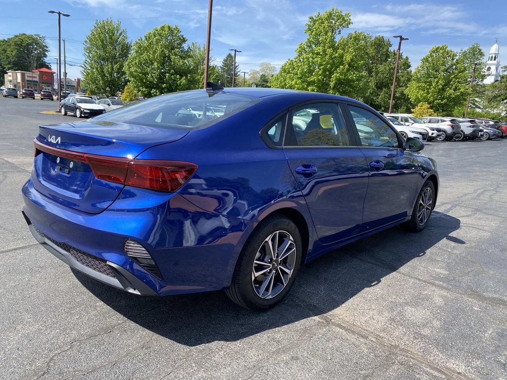 Used 2023 Kia Forte LXS FWD image 5