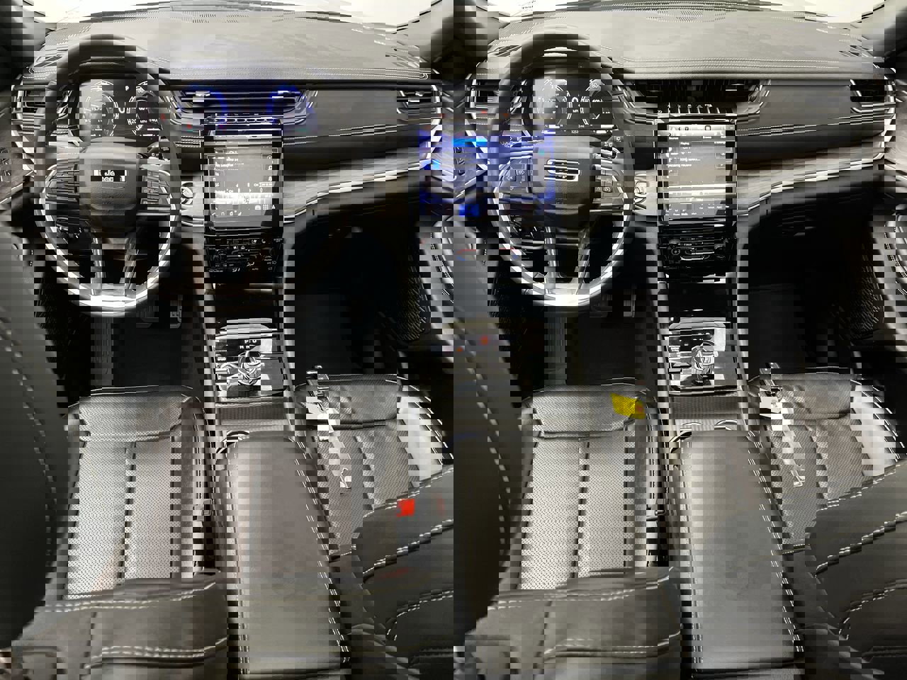 Used 2024 Jeep Grand Cherokee L Limited w/ Luxury Tech Group II image 4