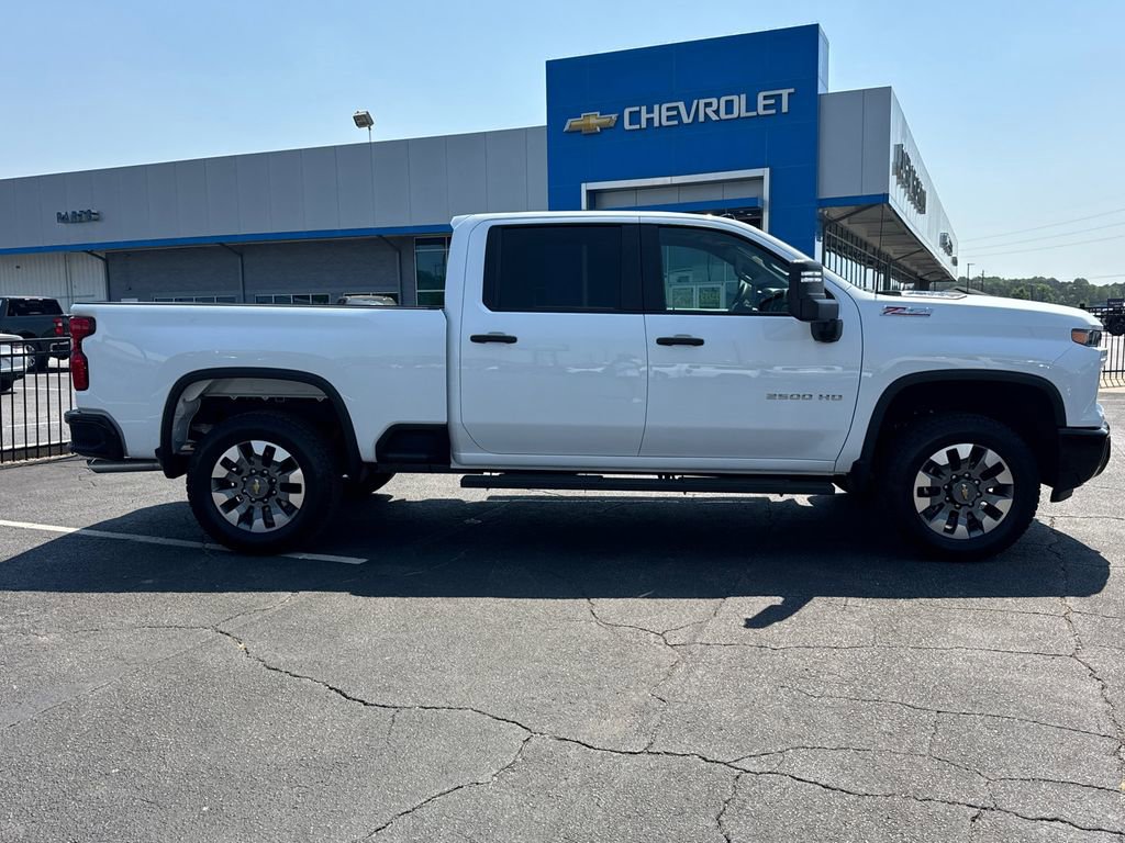 Used 2025 Chevrolet Silverado 2500 Custom w/ Custom Value Package AWD/4WD image 5