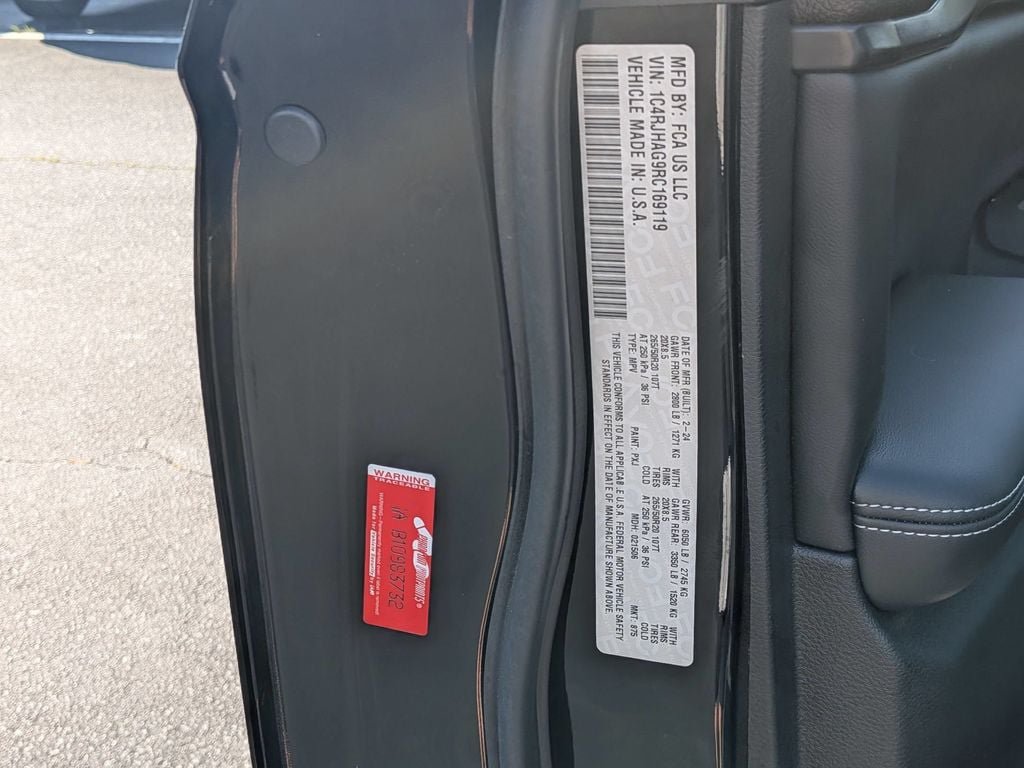 Certified 2024 Jeep Grand Cherokee Altitude AWD/4WD image 35