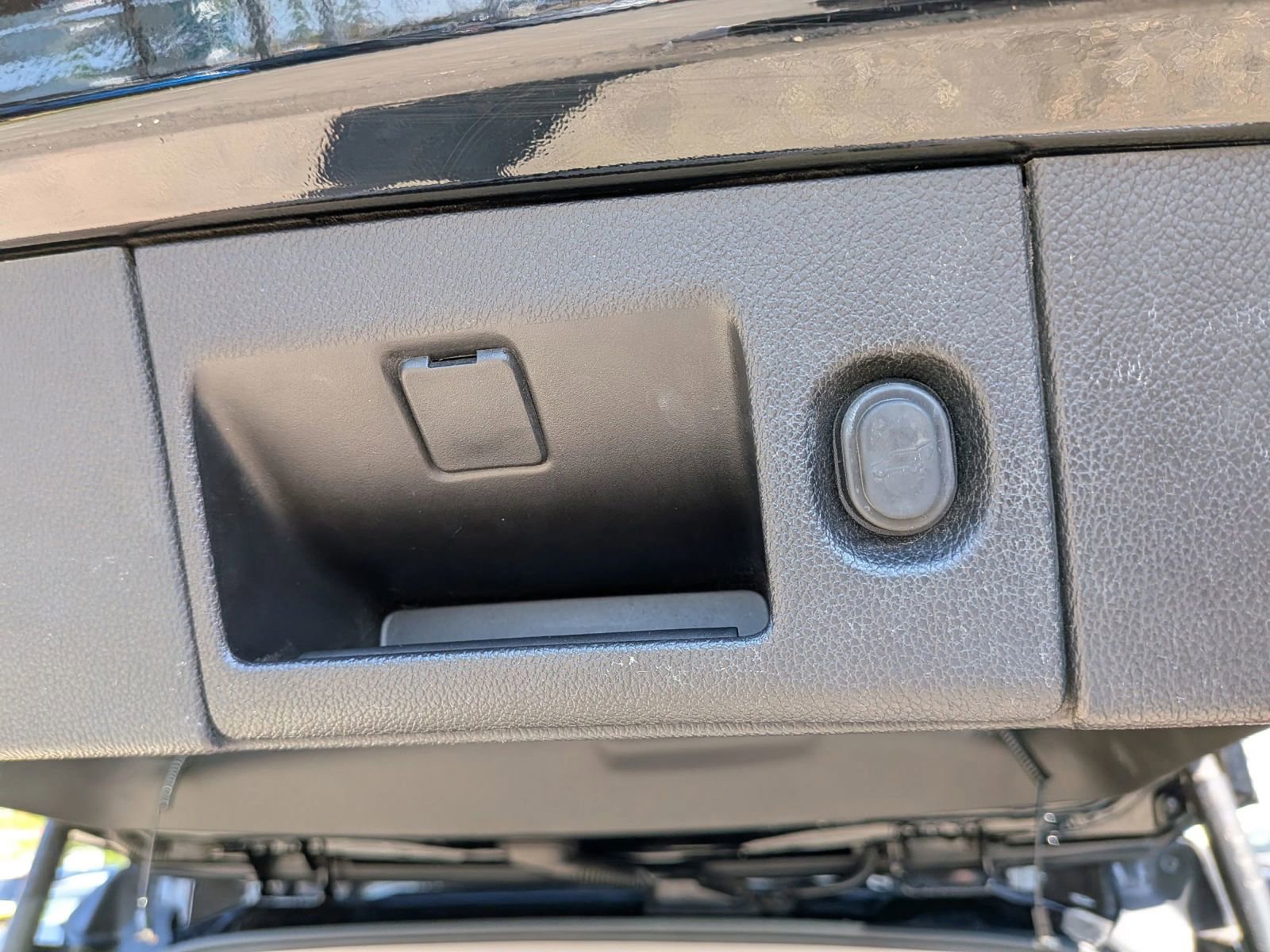 Used 2016 Chevrolet Suburban LTZ image 38
