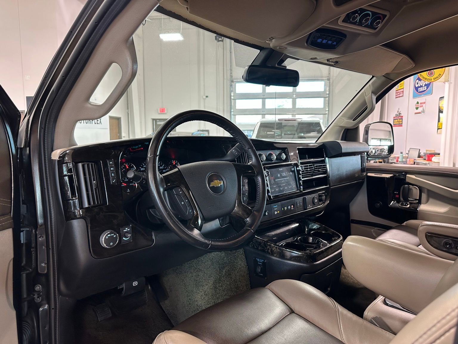 Used 2021 Chevrolet Express 2500 LS w/ Enhanced Convenience Package image 17