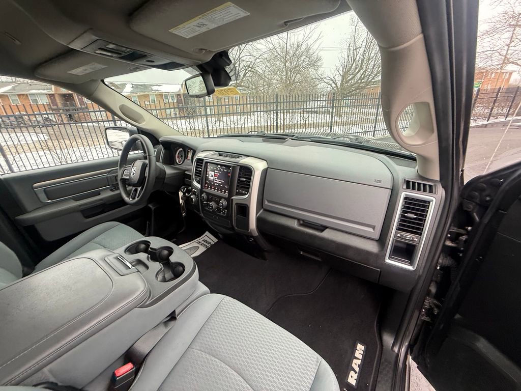 Used 2019 RAM 1500 Classic SLT image 13