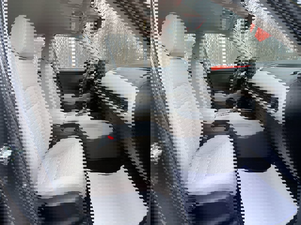 Used 2023 Honda HR-V LX image 25