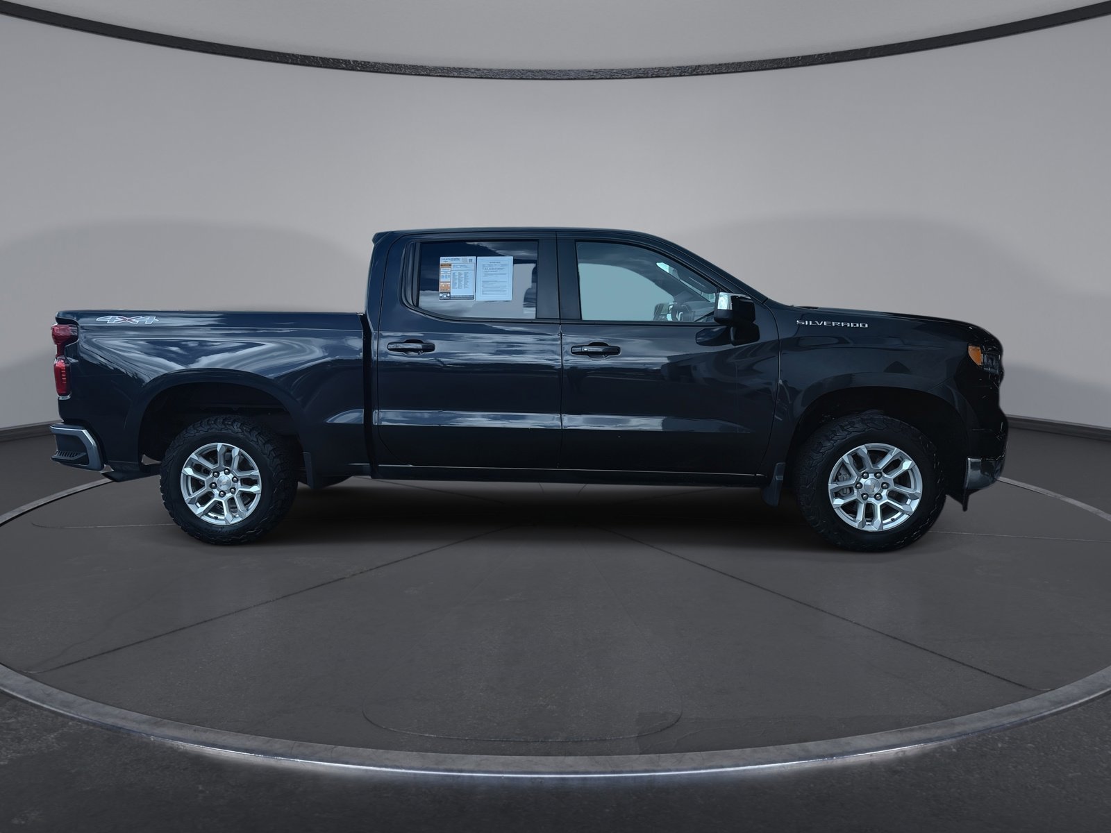 Used 2022 Chevrolet Silverado 1500 LT AWD/4WD image 10