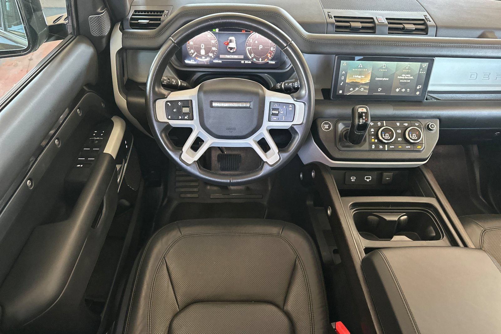 Used 2023 Land Rover Defender 110 SE AWD/4WD image 15