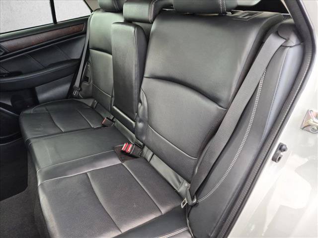 Used 2019 Subaru Outback 3.6R Limited AWD/4WD image 18