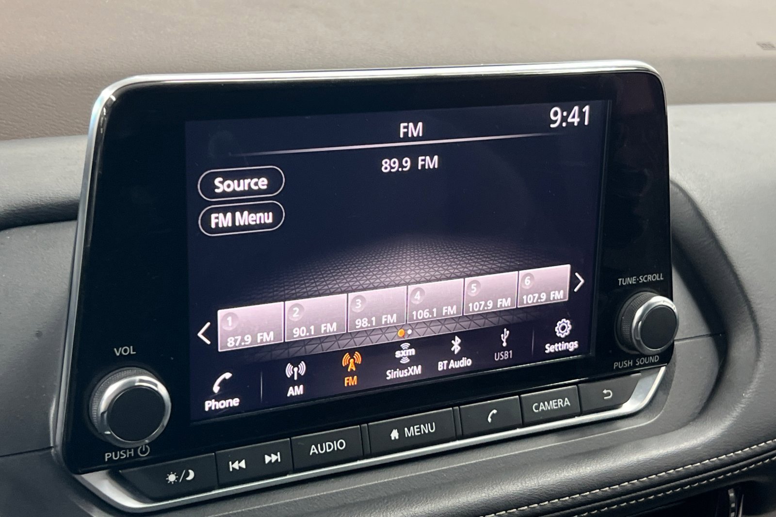 Used 2022 Nissan Rogue SV image 16