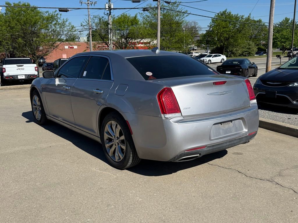 Used 2016 Chrysler 300 C image 8