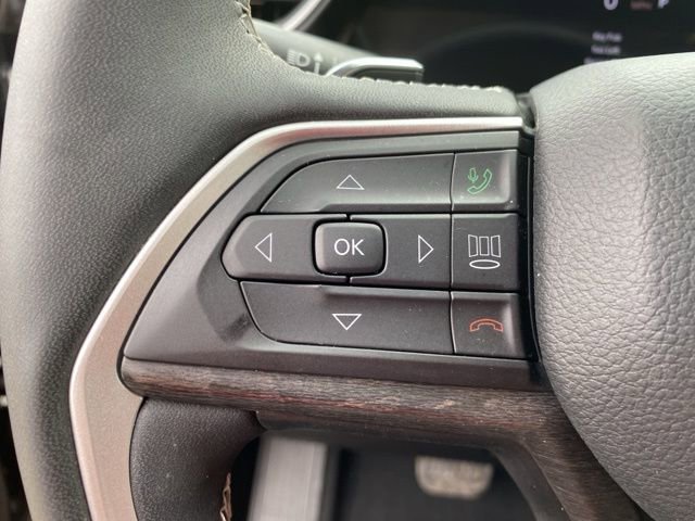 Used 2023 Jeep Grand Cherokee Limited w/ Black Appearance Package image 20
