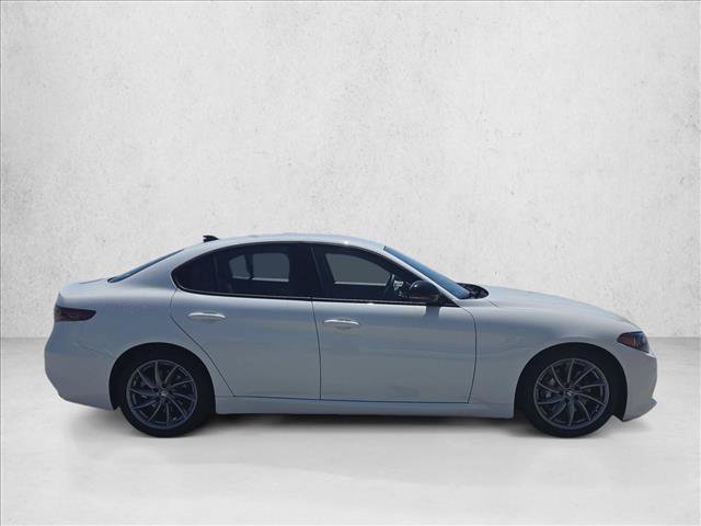 Used 2025 Alfa Romeo Giulia RWD image 4