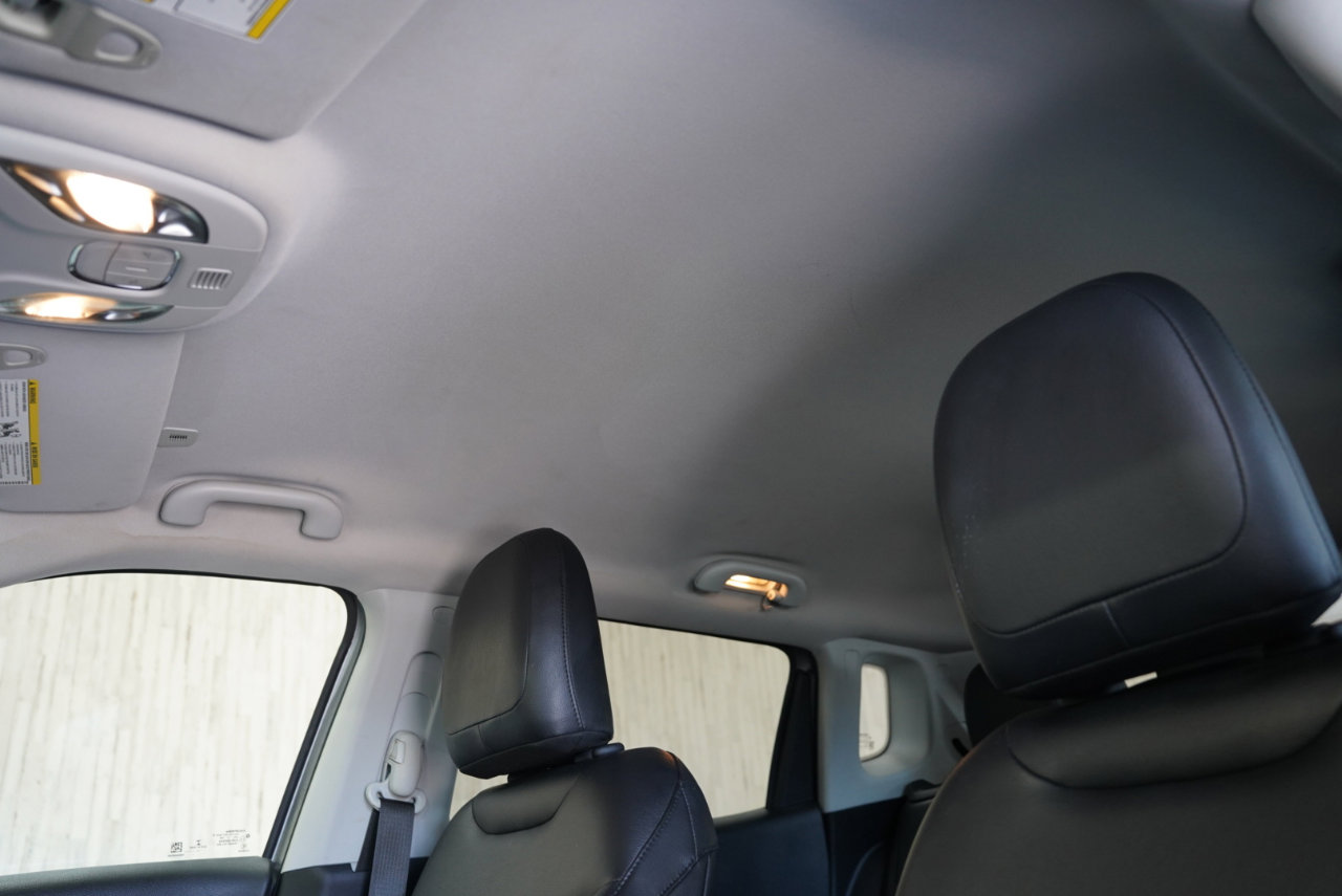 Used 2018 Jeep Compass Latitude w/ Safe & Security Group image 24