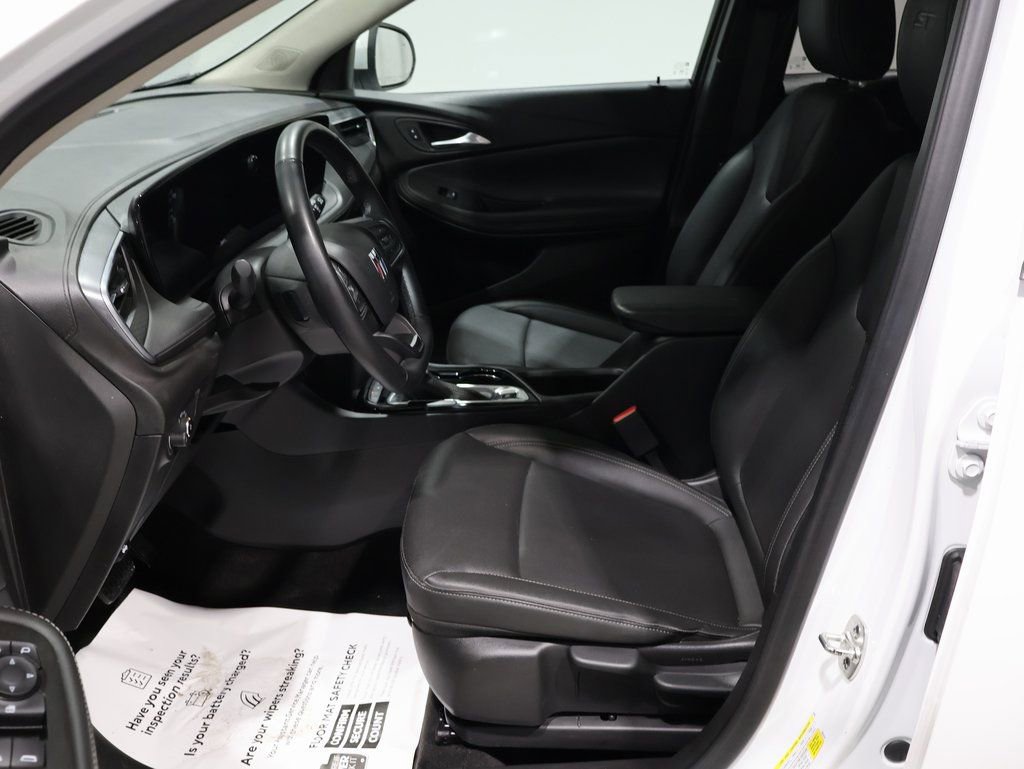 Used 2024 Buick Encore GX Sport Touring image 10