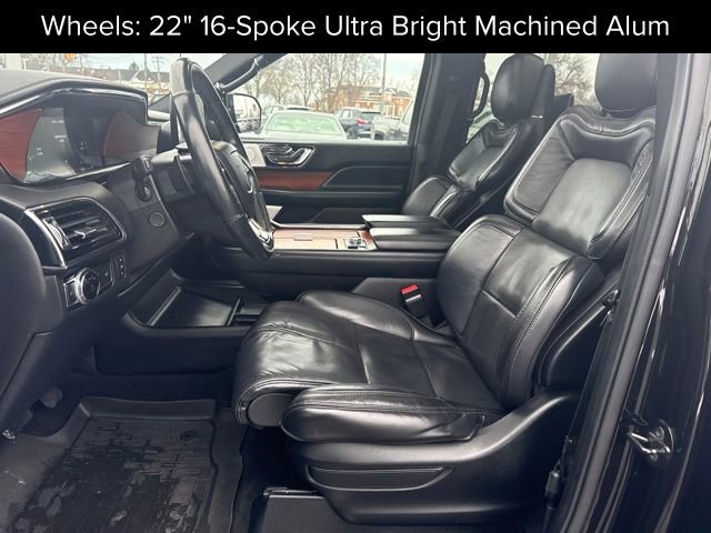 Used 2019 Lincoln Navigator Reserve image 11