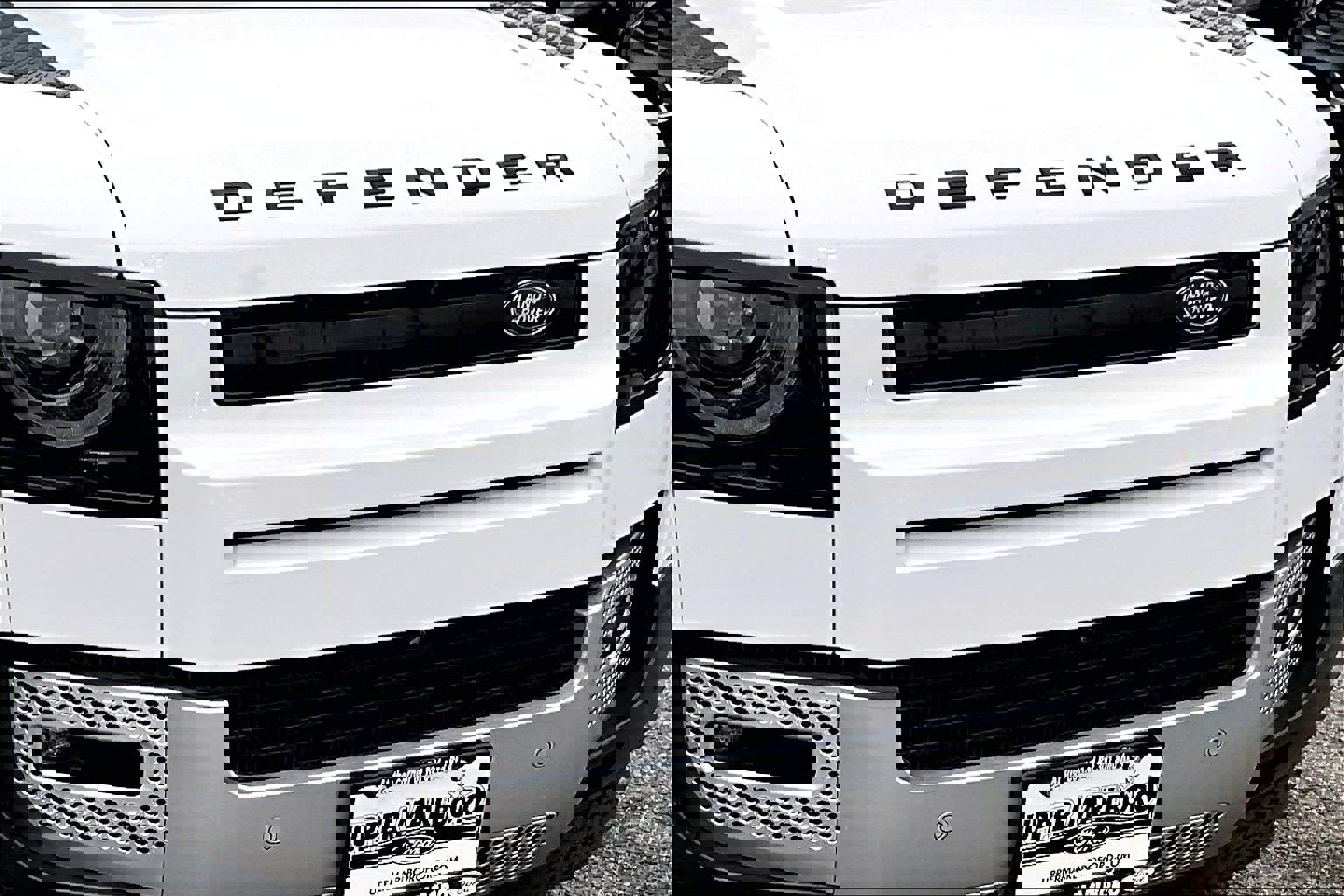 Used 2022 Land Rover Defender 110 SE image 28