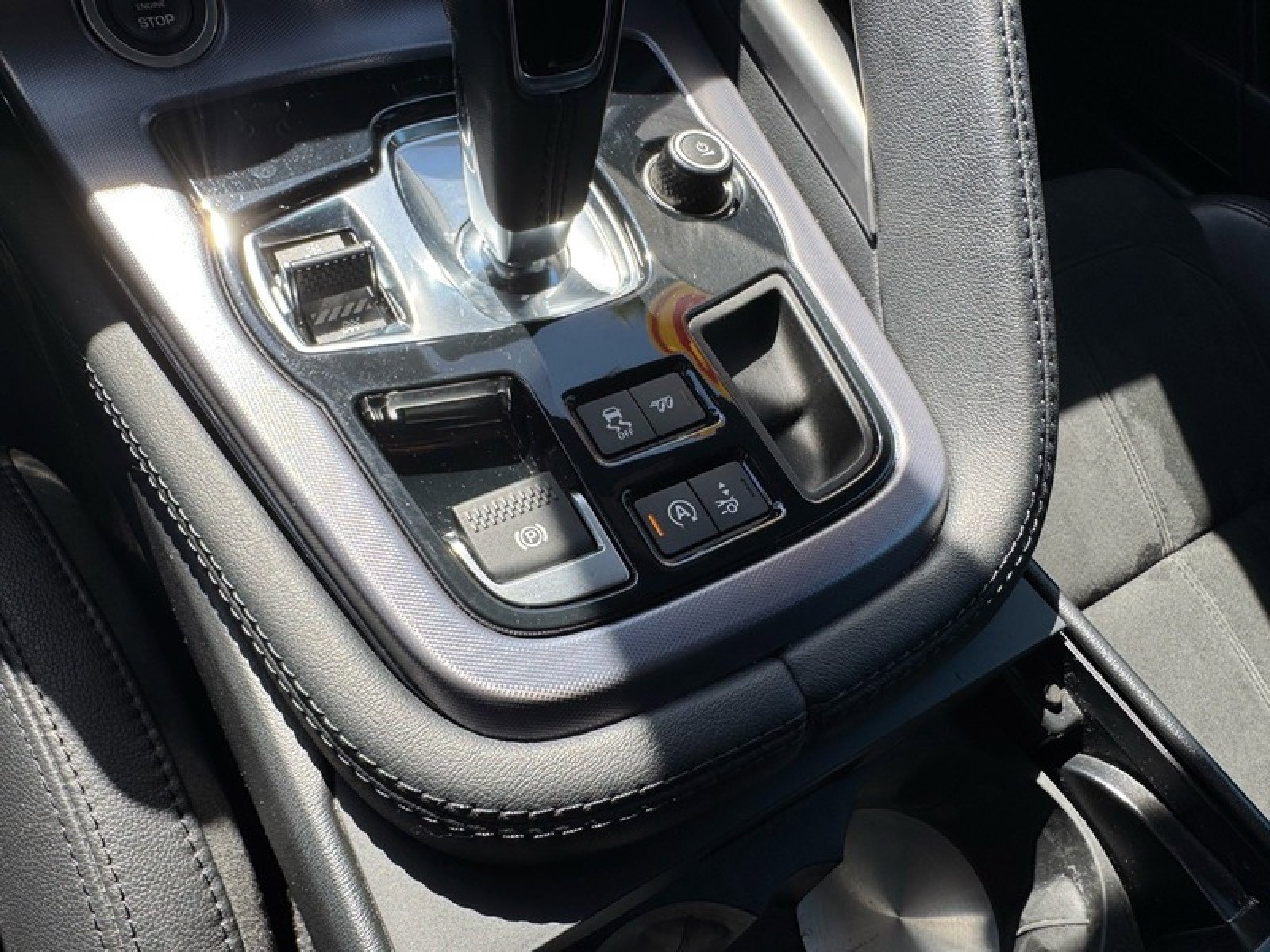 Used 2020 Jaguar F-TYPE Checkered Flag image 15