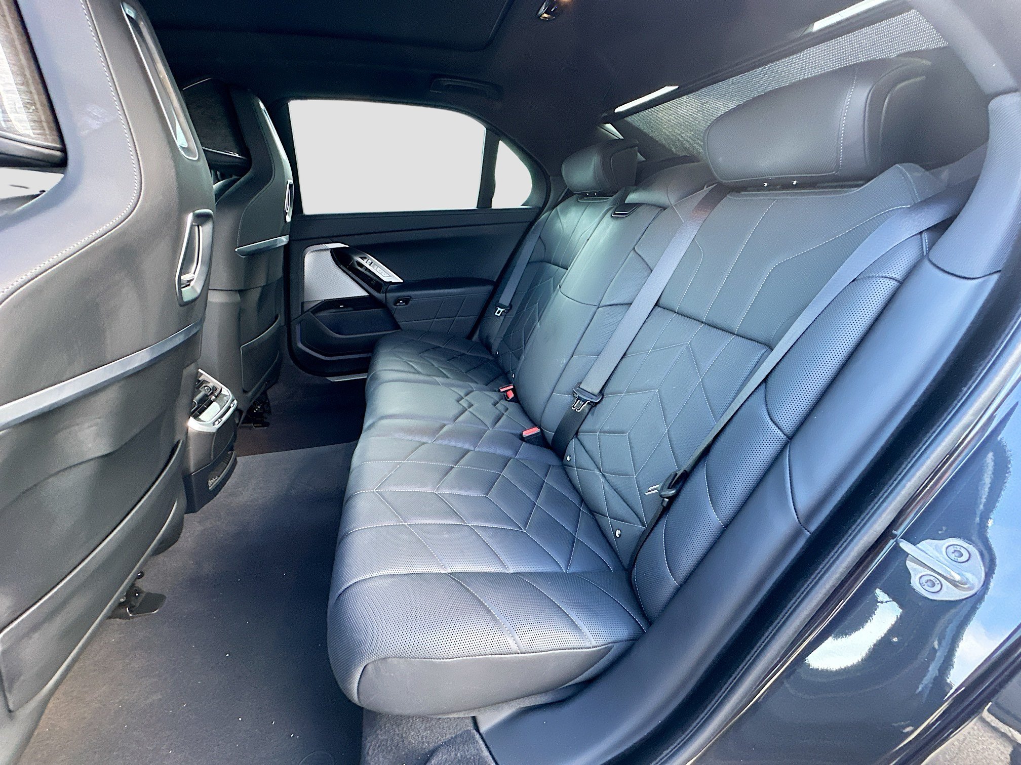 Certified 2024 BMW i7 xDrive60 AWD/4WD image 26