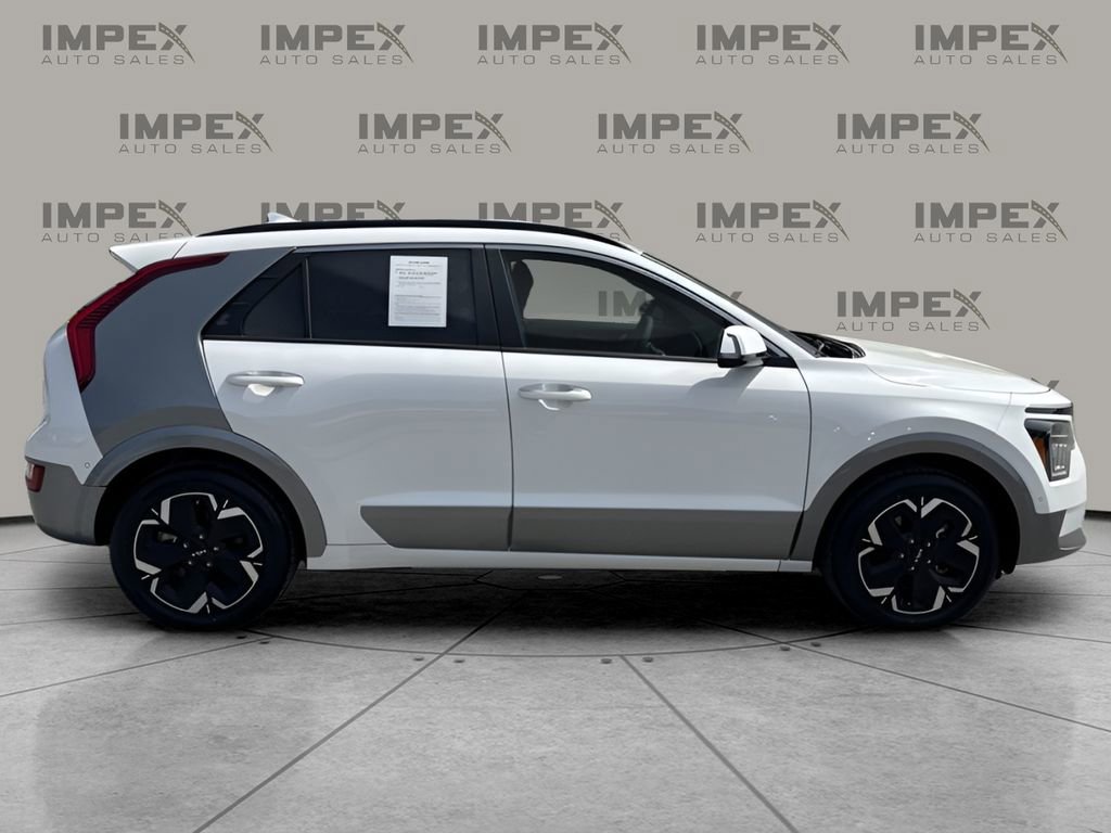 Used 2024 Kia Niro Wave w/ Wave Preserve Package image 6