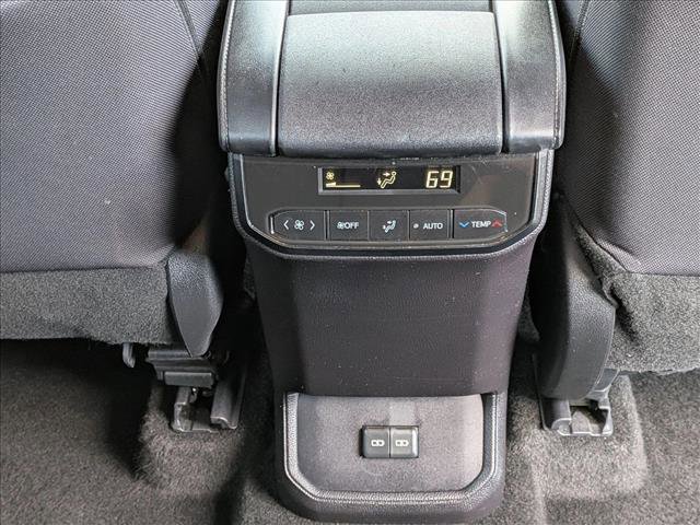 Used 2025 Toyota Highlander LE image 17