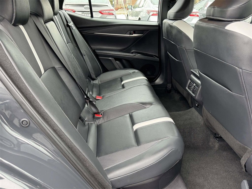 Used 2025 Toyota Camry SE image 15