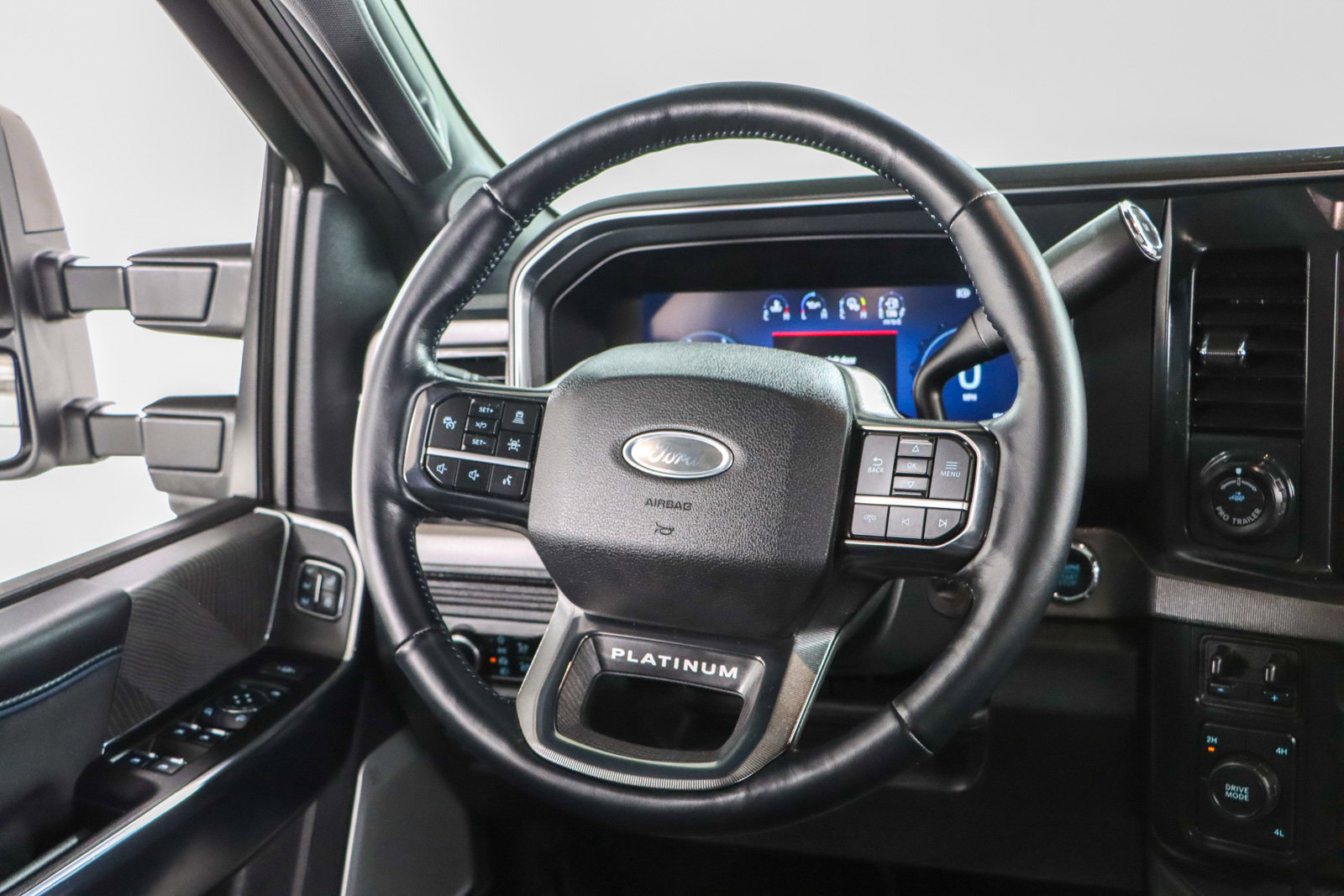 Used 2025 Ford F450 Platinum w/ FX4 Off-Road Package AWD/4WD image 13