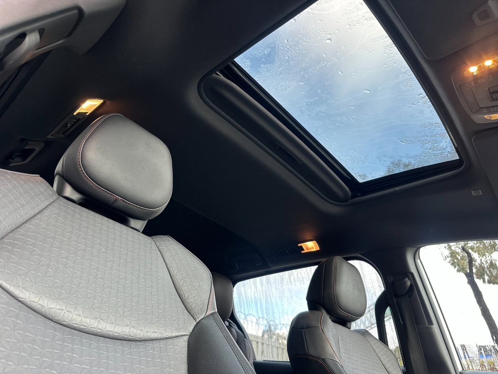 Used 2022 Toyota Sienna XSE image 17