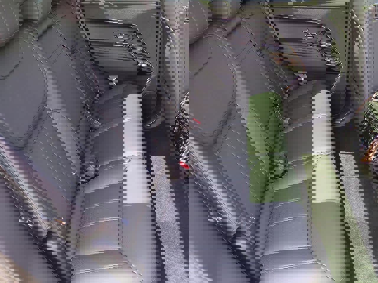 New 2025 Land Rover Range Rover Sport Dynamic SE image 19