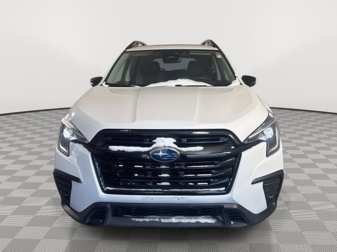 Used 2023 Subaru Ascent Onyx Edition image 2