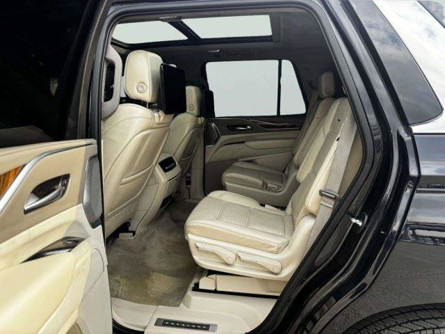 Used 2021 Cadillac Escalade Premium Luxury Platinum AWD/4WD image 43