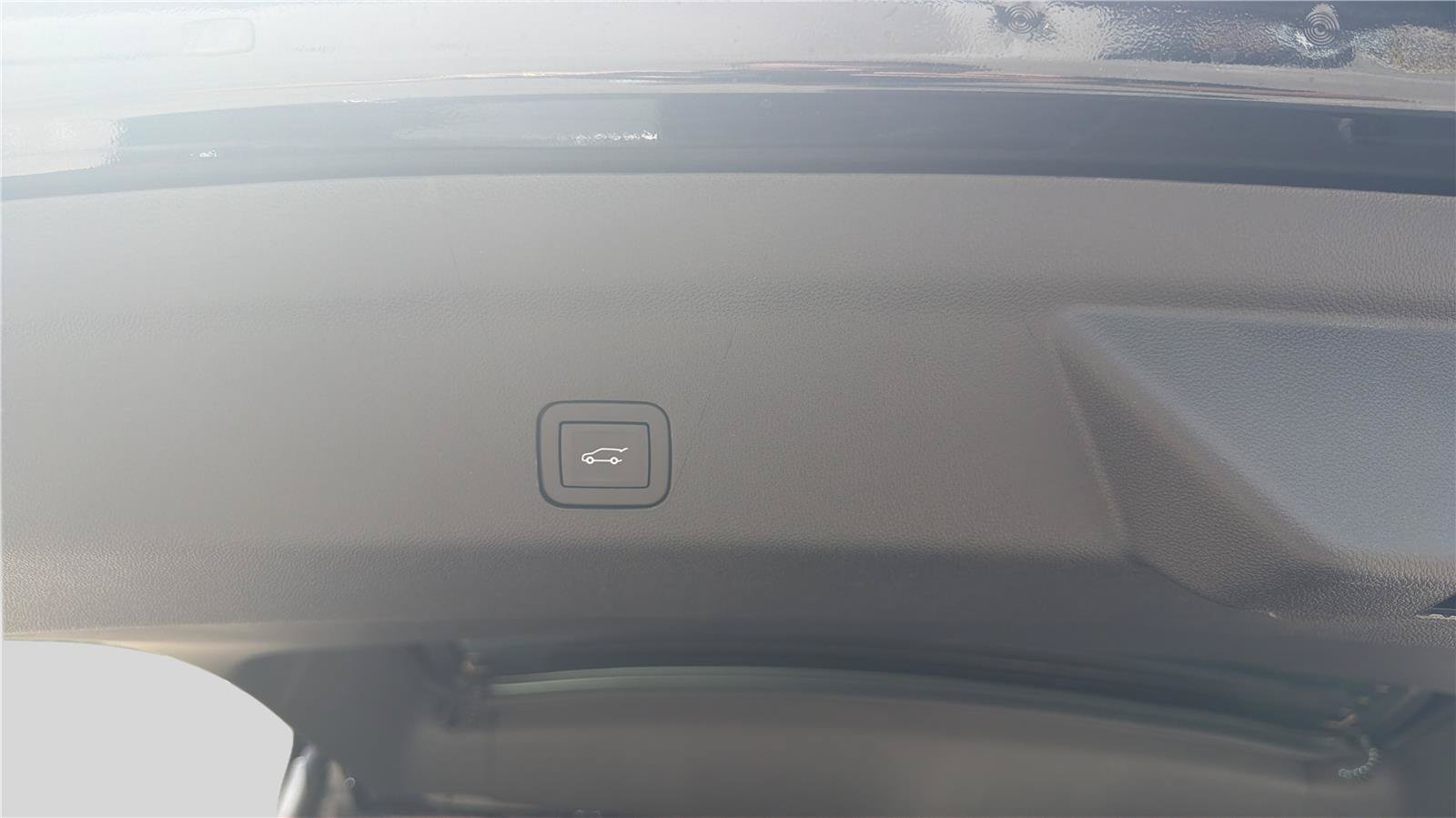 New 2026 GMC Yukon XL Denali Ultimate w/ LPO, Floor Liner Package AWD/4WD image 23