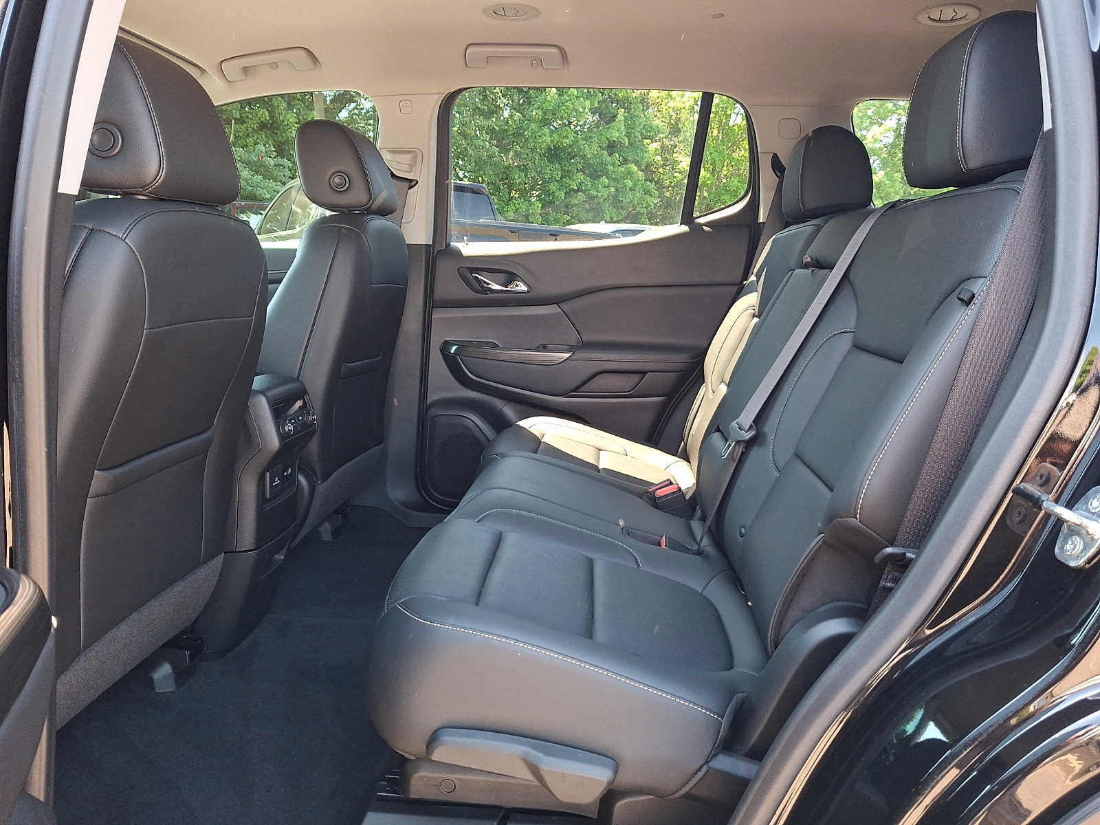 Used 2021 GMC Acadia SLT w/ Elevation Edition FWD image 12