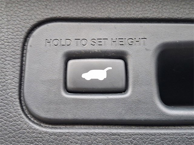 Used 2025 Honda Pilot Touring image 29