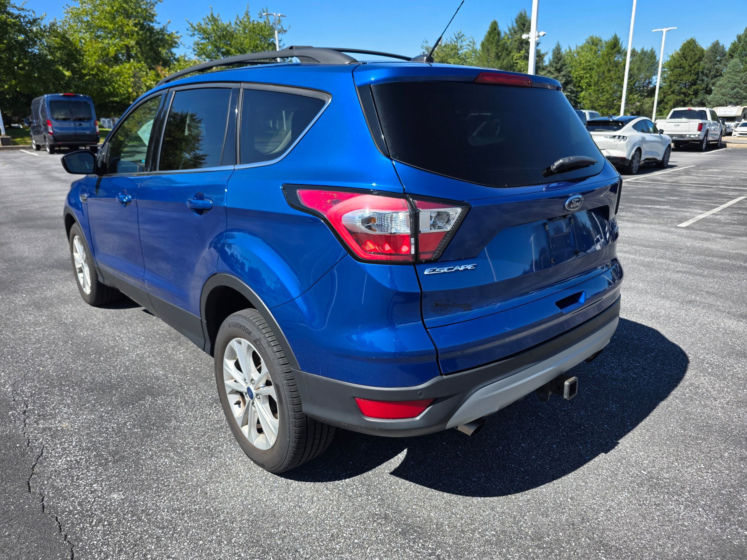 Used 2017 Ford Escape SE w/ Equipment Group 201A AWD/4WD image 3