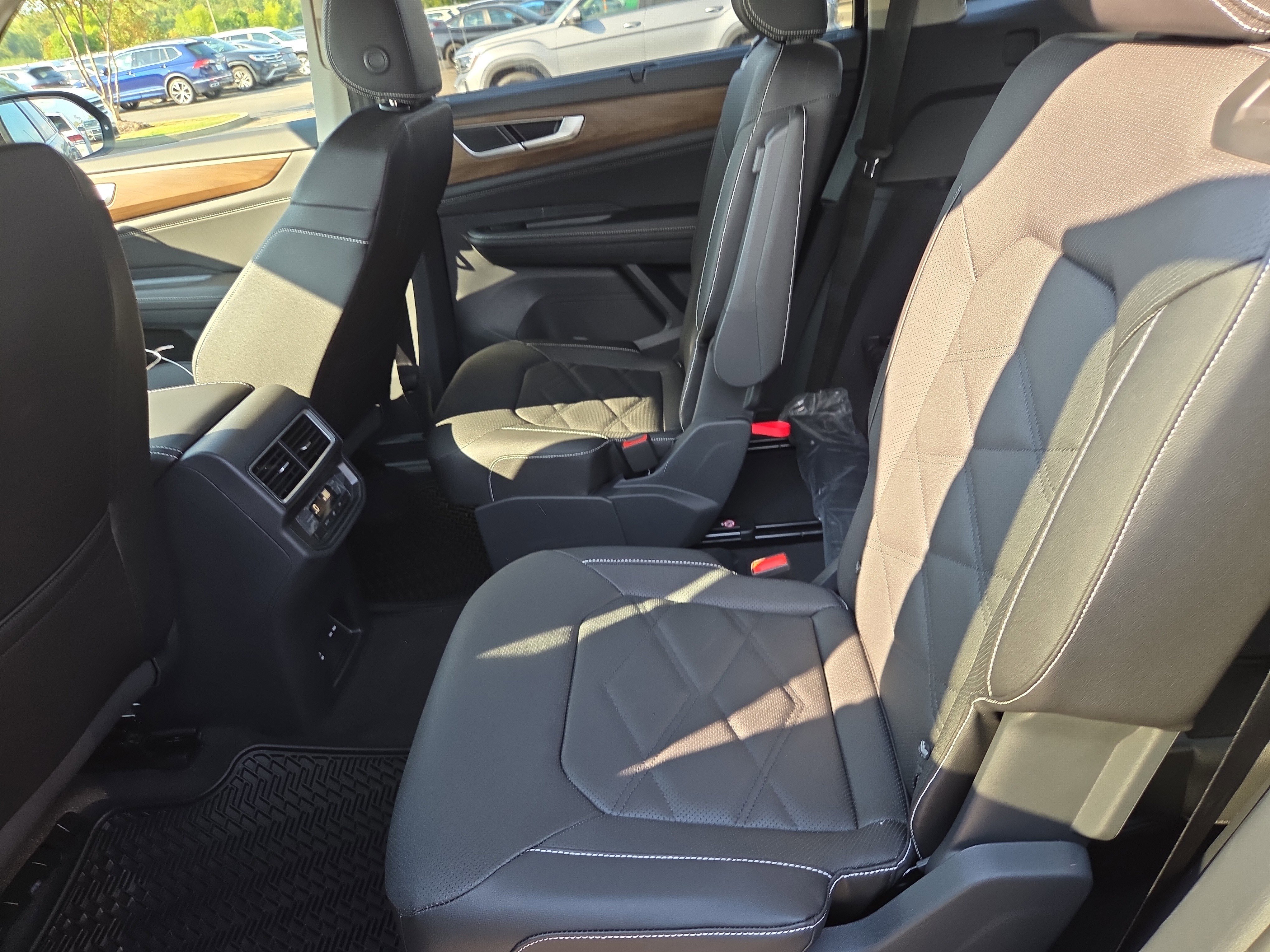 New 2026 Volkswagen Atlas SE image 5