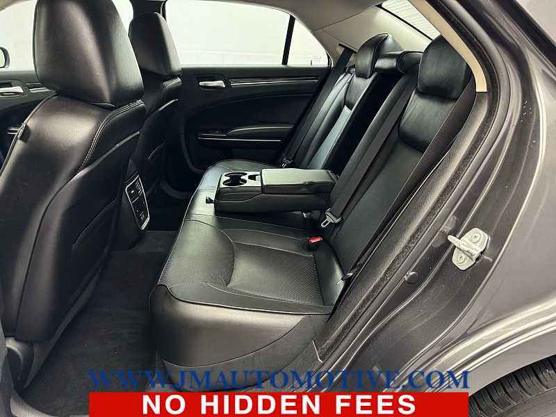 Used 2019 Chrysler 300 Limited image 14