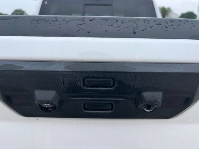 Used 2025 Chevrolet Silverado 1500 LTZ w/ Technology Package AWD/4WD image 8