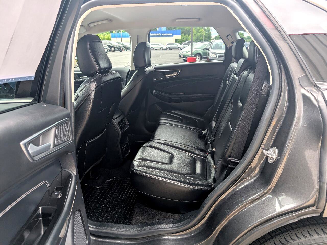 Used 2020 Ford Edge Titanium image 10
