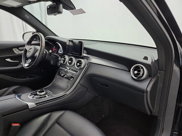 Used 2018 Mercedes-Benz GLC 300 4MATIC image 25