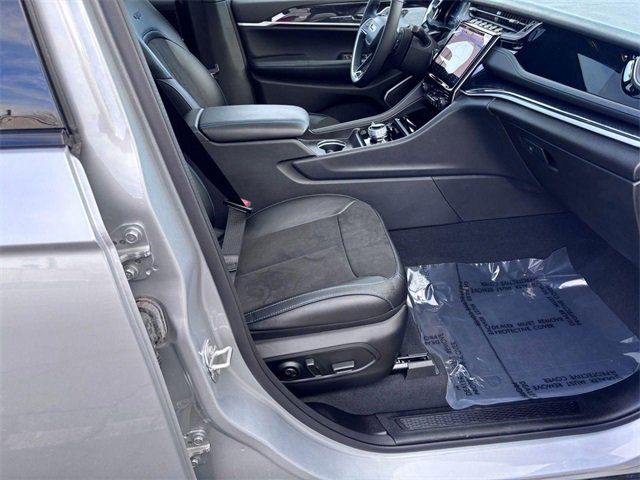 Used 2024 Jeep Grand Cherokee Trailhawk image 30