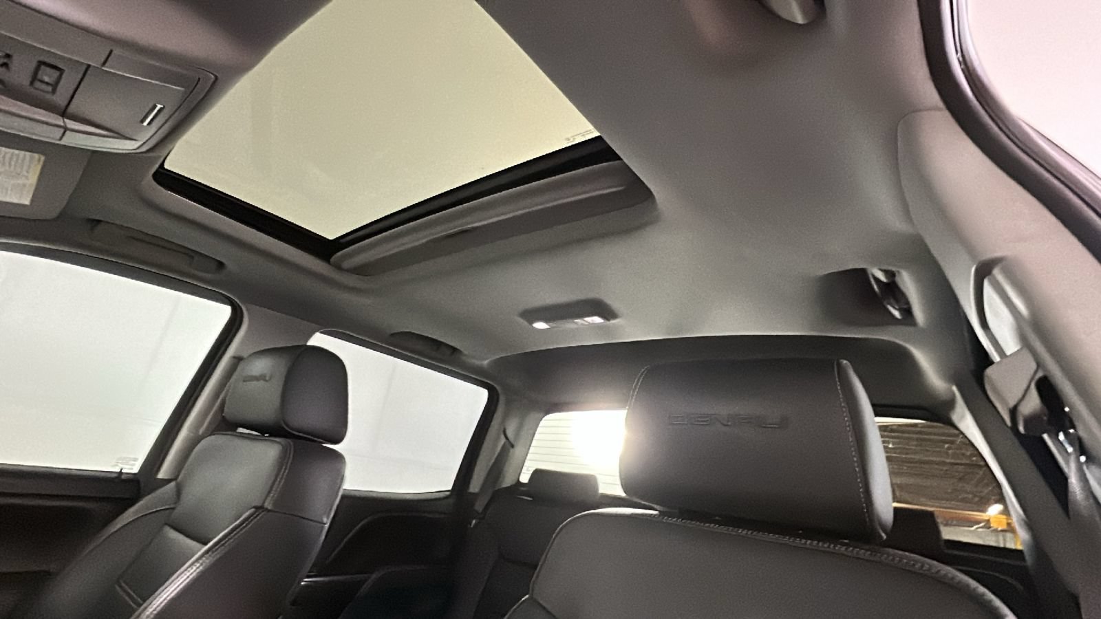 Used 2015 GMC Sierra 2500 Denali AWD/4WD image 14