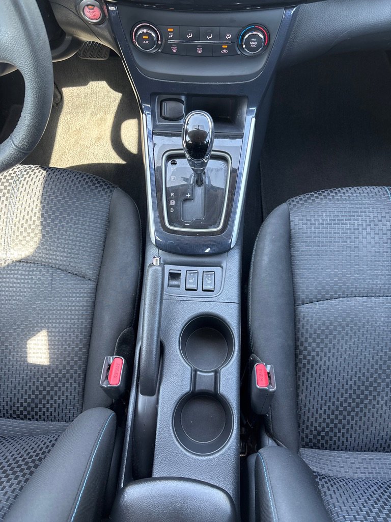 Used 2017 Nissan Sentra SR Turbo w/ SR Midnight Edition FWD image 15