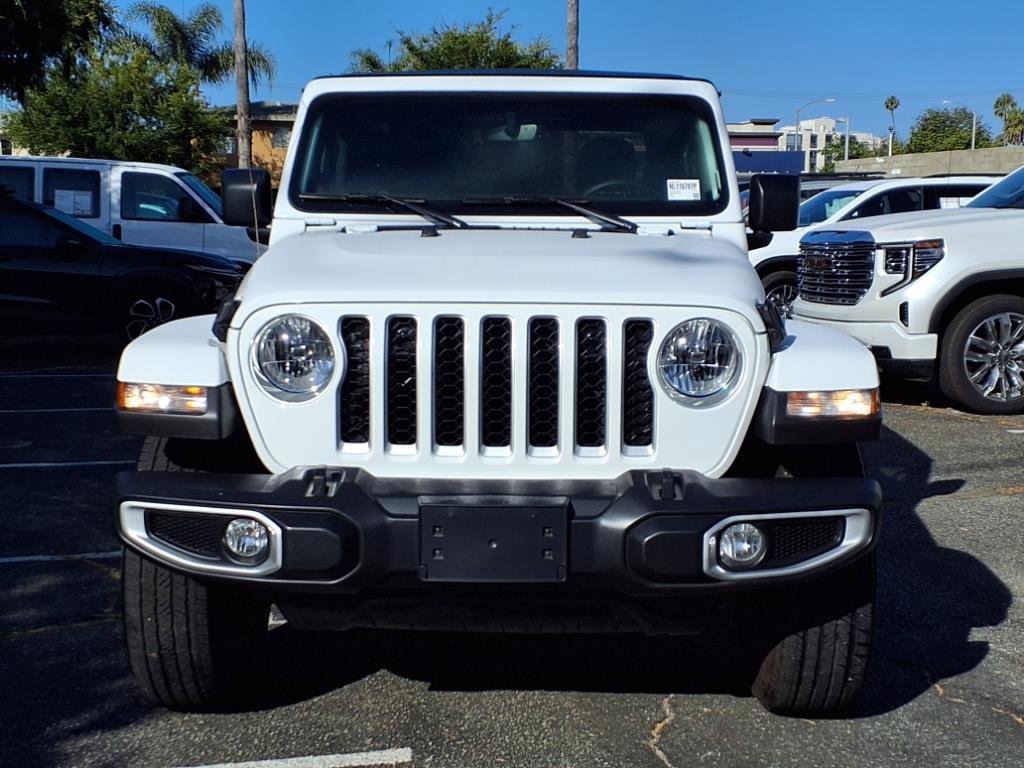 Used 2022 Jeep Gladiator Overland image 2