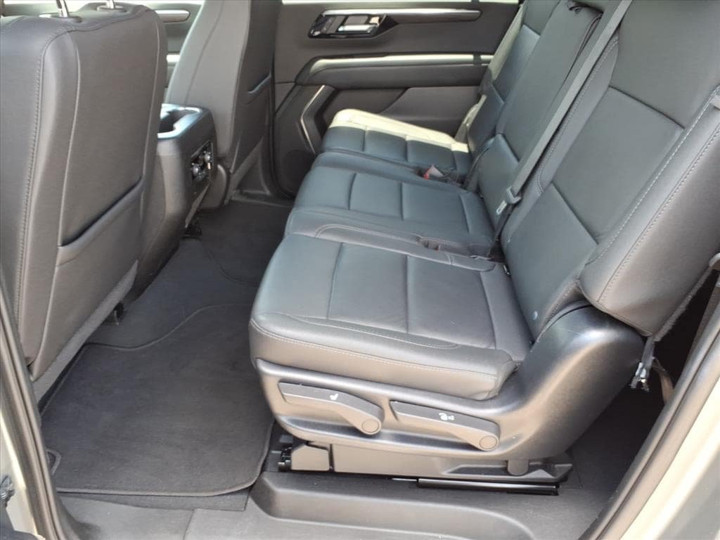 Certified 2025 Chevrolet Suburban Z71 AWD/4WD image 13
