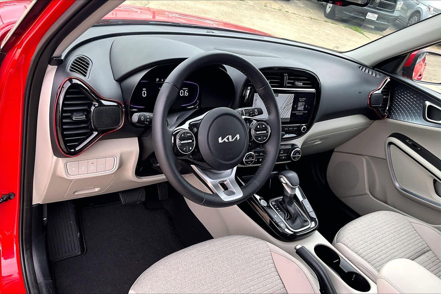 Used 2025 Kia Soul EX FWD image 17