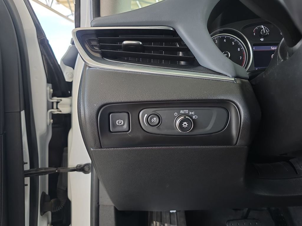 Used 2020 Buick Enclave Essence FWD image 18