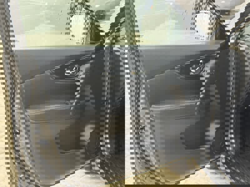 Used 2020 Nissan Rogue SL w/ Premium Package image 11