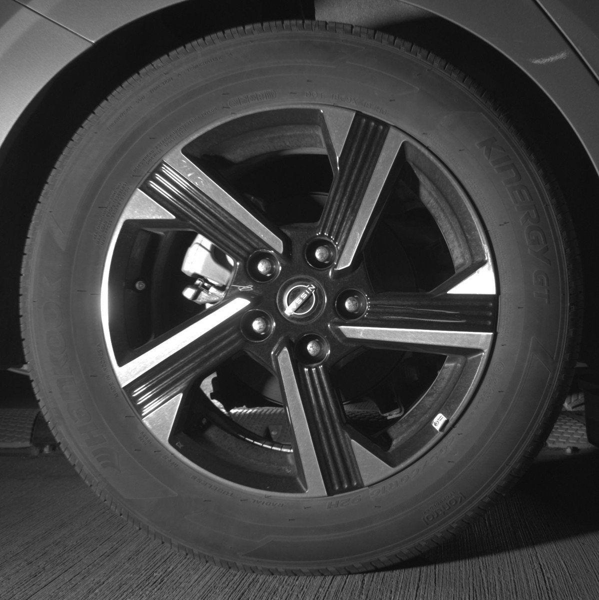 Used 2025 Nissan Sentra SV FWD image 15